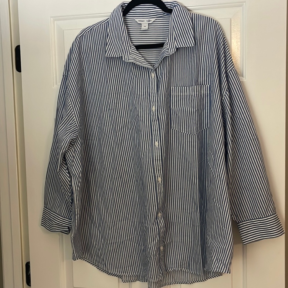 Old navy “The boyfriend shirt”